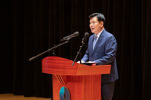 ▲ 홍의락 한국가스공사 사장이 26일 창립 43주년 기념식에서 기념사를 하고 있다.