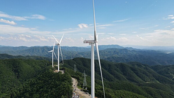 ▲ 의성 황학산 풍력발전단지에 설치된 6.6MW 풍력발전기.