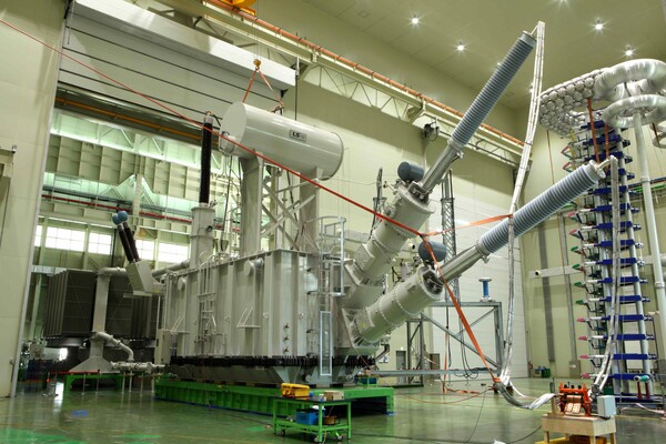 ▲LS일렉트릭의 HVDC CTR 초고압 시험 모습(사진은 본 기사와 관련 없음).