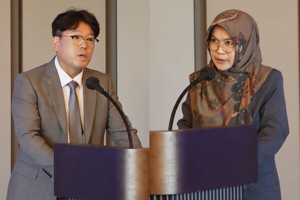 ▲ 서울 강남 조선팰리스 호텔에서 개최된 ‘인도네시아 할랄 인증 의무화 대응 세미나’에서 박경호 KCL 글로벌성장본부장(좌)이 Herliana Dewi Buchari MUTU International Director 가 인사를 나누고 있다.