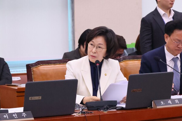 ▲ 오세희 더불어민주당 의원이 2026 산자위 국정감사에서 철암저탄장 폐기물 의혹 제기에도 산업부 감사는 진행되지 않았다고 지적했다.