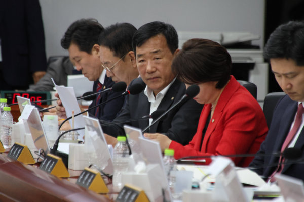 ▲ 박성민 국민의힘 의원티 19일 대구 한국가스공사 본사에서 열린 산업통상부 소관 공공기관 국정감사에서 정부의 석유·가스공사 통합 추진 과정의 문제점에 대해 질타했다.