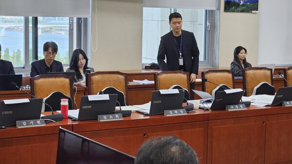 ▲신정훈 의원의 발언 직후 국민의힘 의원들이 대거 퇴장하면서 오전 질의가 제대로 이뤄지지 못했다.