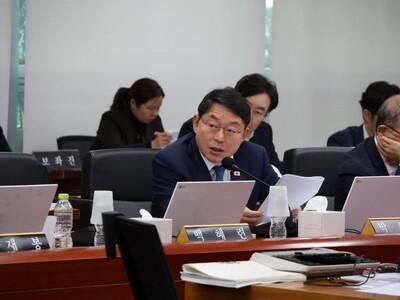 ▲ 산업부 산하 공기관 대상 국정감사에서 질의하는 박희승 의원