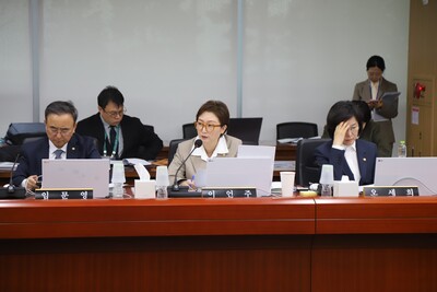 ▲ 더불어민주당 이언주 의원이 대구 가스공사에서 산업부 산하 에너지‧자원 부문 국정감사를 진행하고 있는 모습.