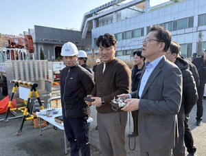 해양환경공단, 해양쓰레기 수거 자율운항 로봇 개발 - 뉴스 썸네일 이미지